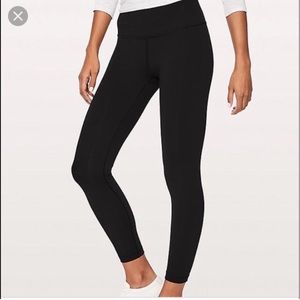 Size 6 Lululemon 7/8 pants